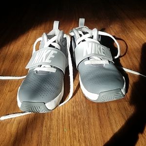 NIKE basketball shoes